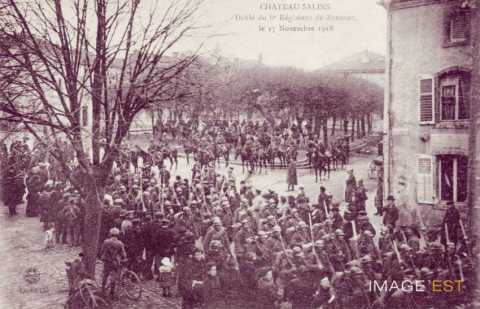 Défilé  du 8e régiment de zouaves (Château-Salins)